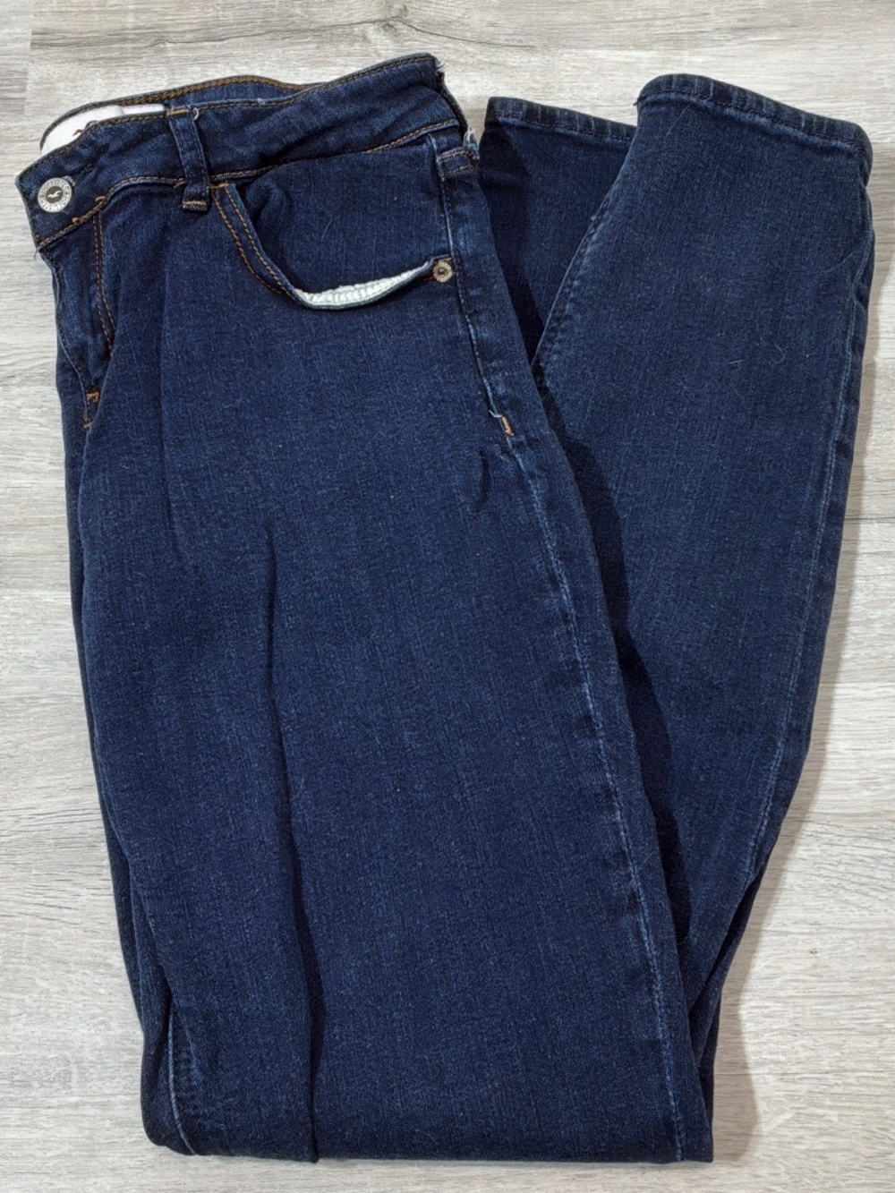EUC Hollister Dark Wash Low Rise Skinny Jeans Size 9R